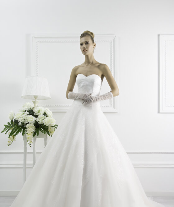 L 310 Abito da sposa in tulle ricamato